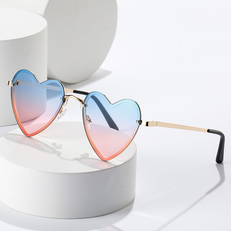 Women's Fashion Peach Heart Decorative Sunglasses