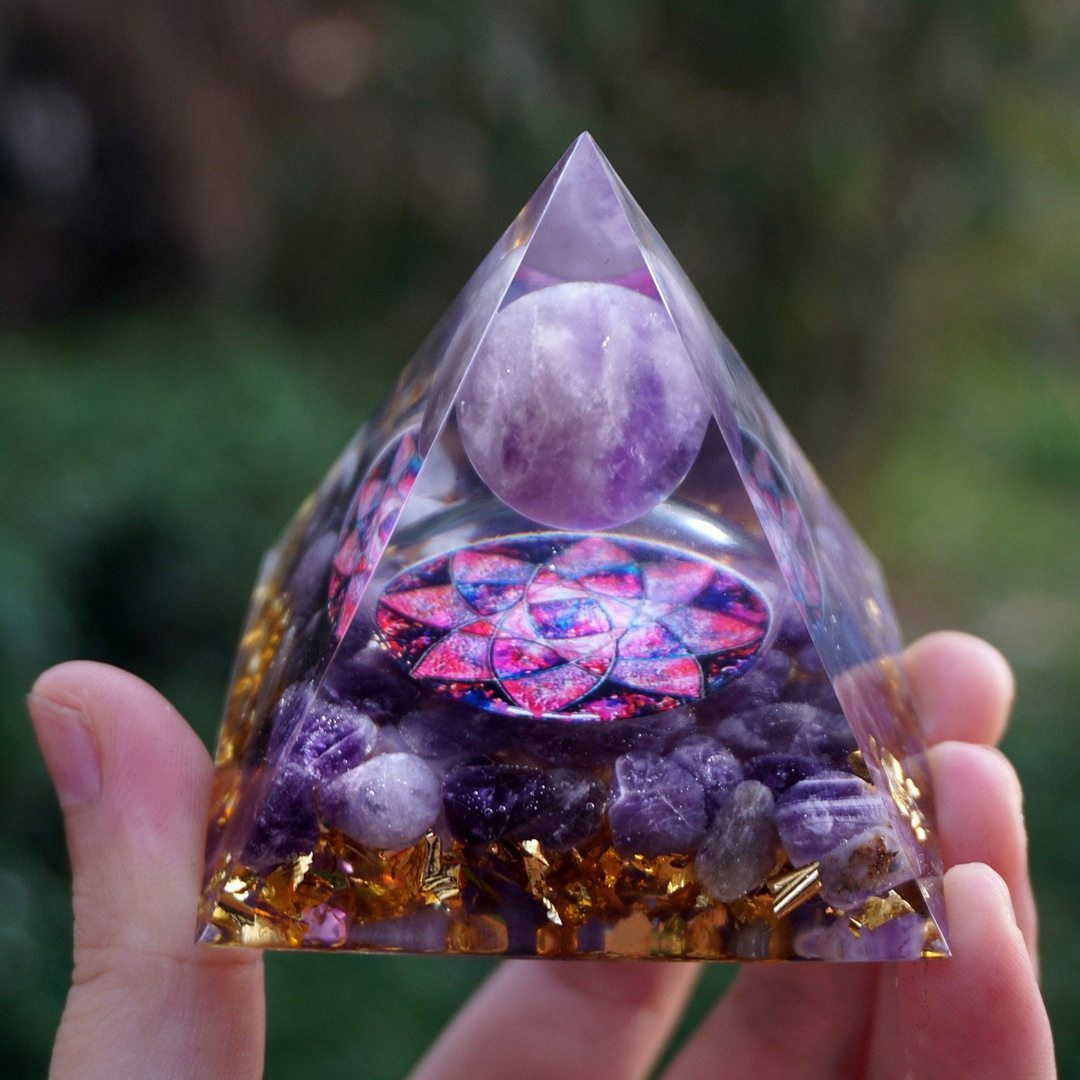 Natural Tiger Eye Orgonite Pyramid Healing Crystals Centerpiece Energy Generator Reiki Chakra Multiplier Orgone Amethyst Meditation