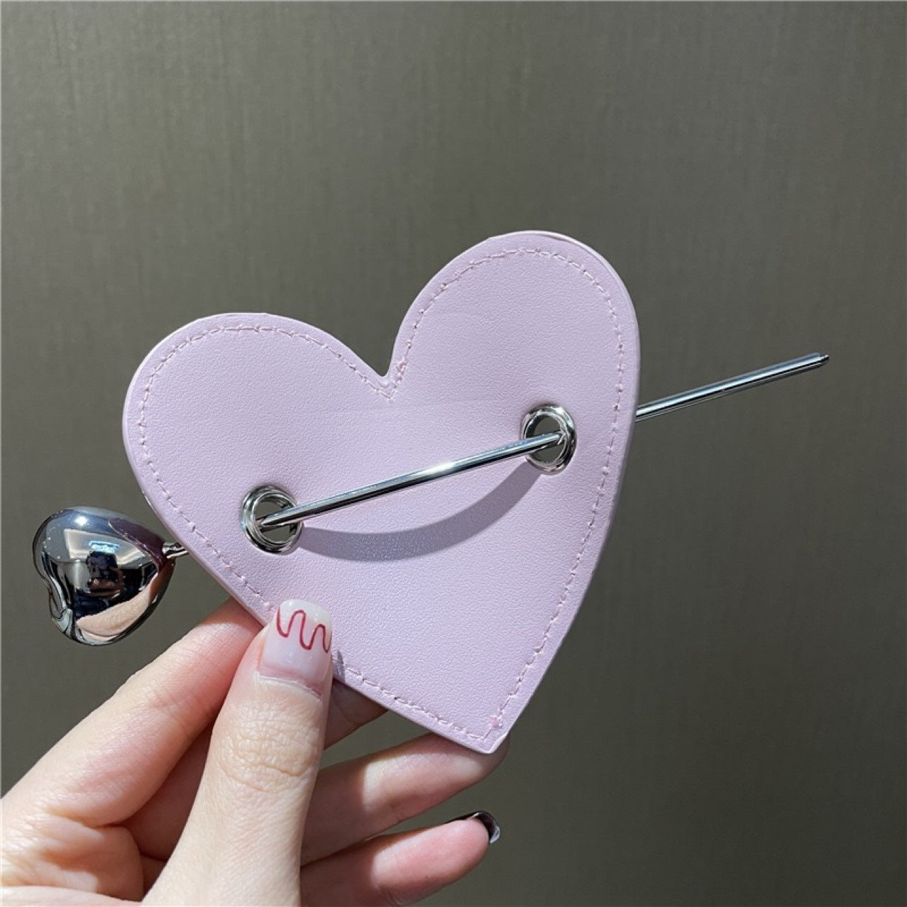 Overlock Heart Leather Sequin Glossy Heart Hairpin