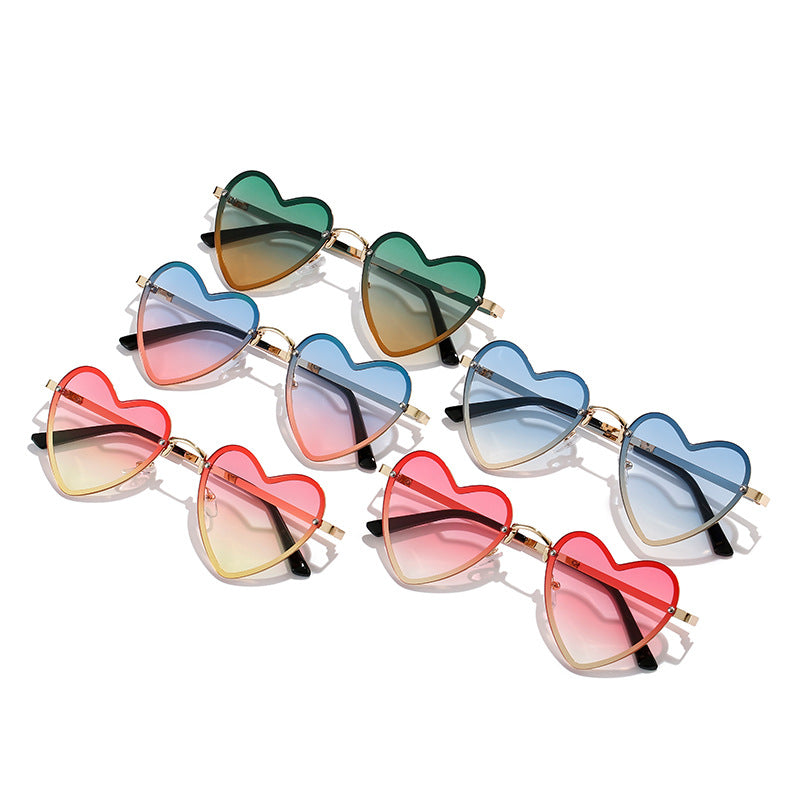 Women's Fashion Peach Heart Decorative Sunglasses